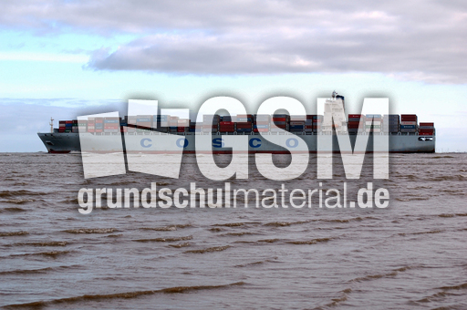 Containerschiff COSCO.JPG